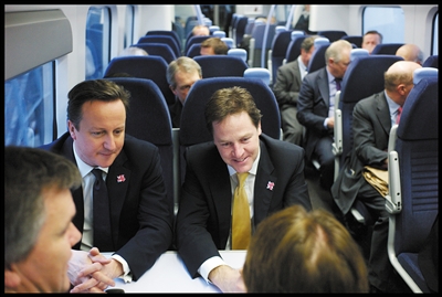 英国首相和副首相常乘火车上班。